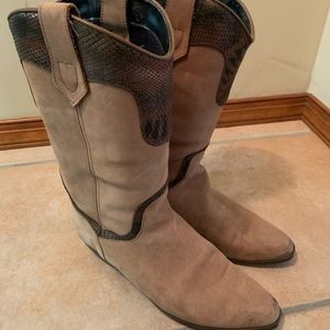 Dingo boots, natural colored suede, size 9